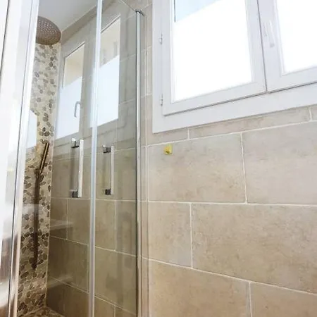 Charm & Coconing 50m Gare - - Paris Appartement *