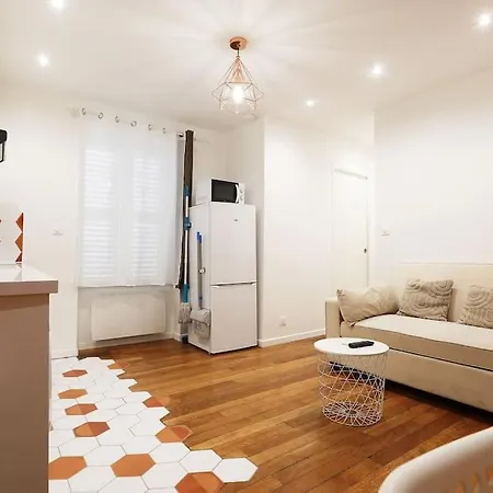 Charm & Coconing 50m Gare - - Paris Appartement